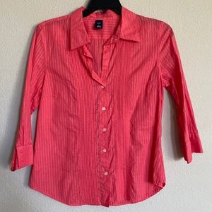 Gauzy pin tuck detailed button down shirt. Lightweight. 3/4 length sleeves